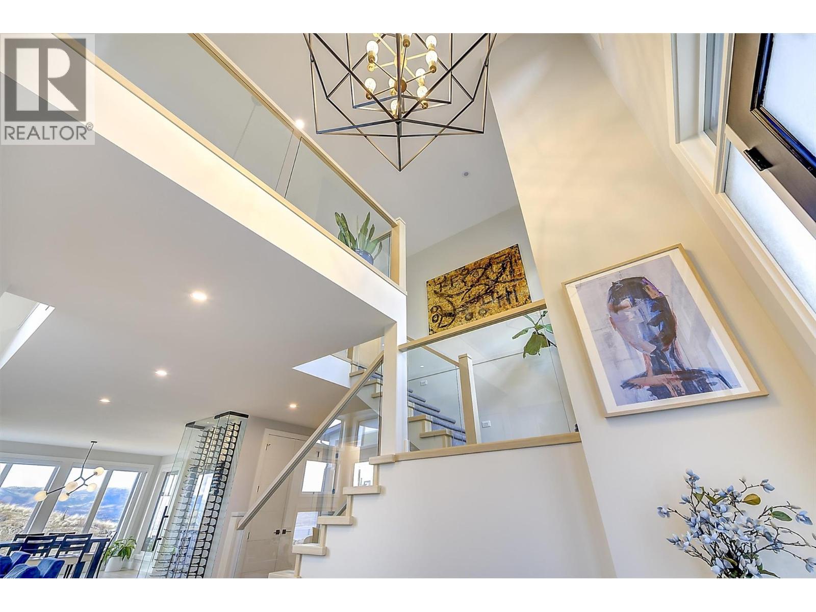 5442 Upper Mission Drive, Kelowna, BC - Indoor Photo Showing Other Room
