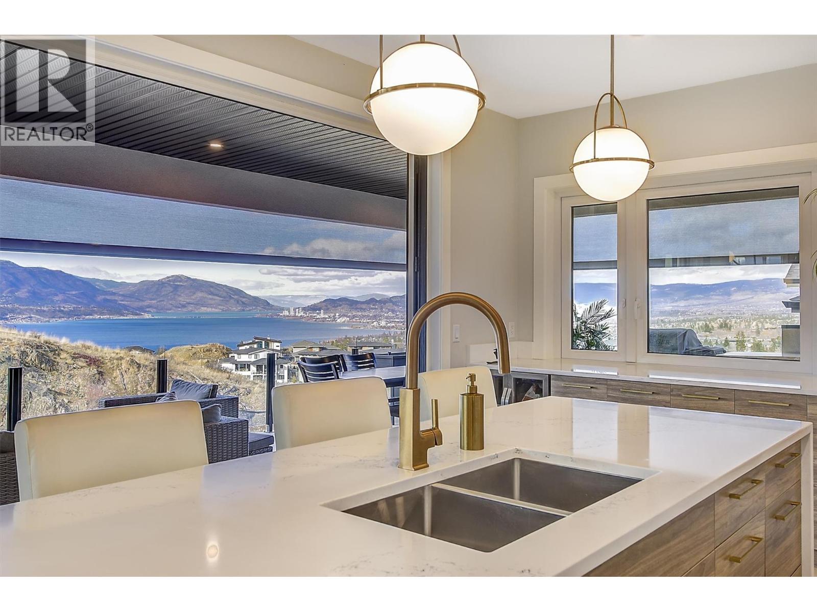 5442 Upper Mission Drive, Kelowna, BC - Indoor Photo Showing Kitchen With Double Sink