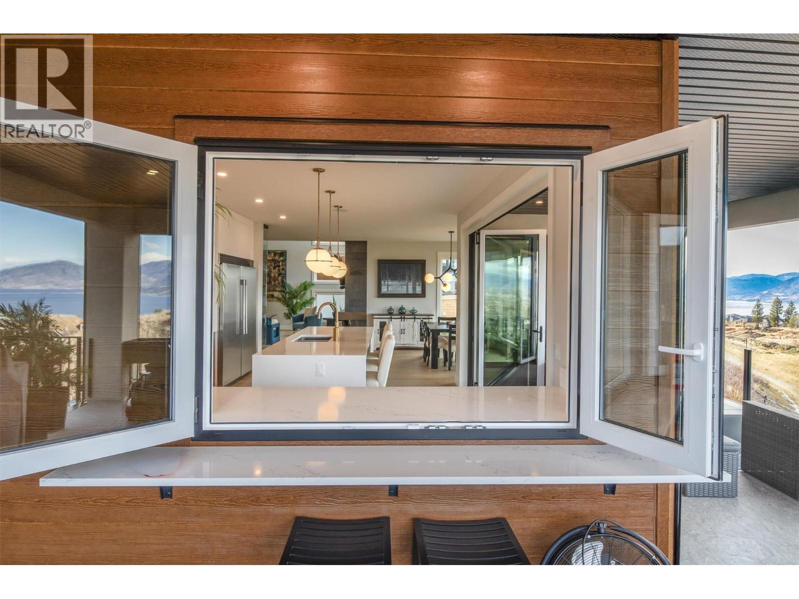 5442 Upper Mission Drive, Kelowna, BC - Outdoor With Exterior