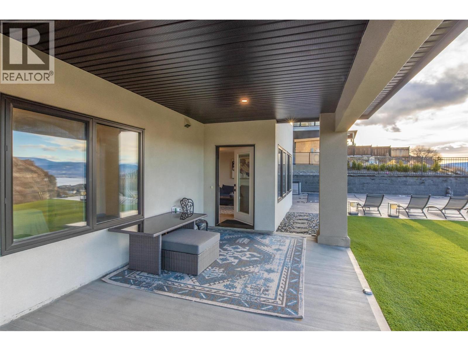 5442 Upper Mission Drive, Kelowna, BC - Outdoor With Deck Patio Veranda