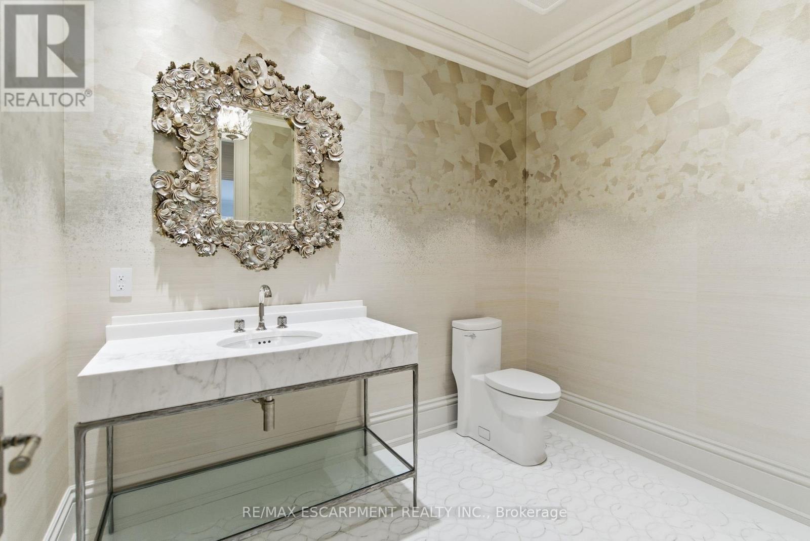 3320 Guelph Line, Burlington, ON - Indoor Photo Showing Bathroom