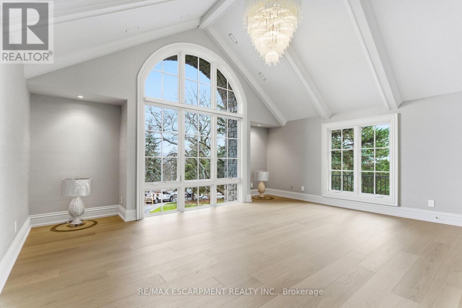 3320 Guelph Line, Burlington, ON - Indoor