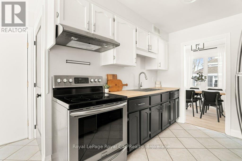 5749 Second Line E, Guelph/Eramosa, ON - Indoor Photo Showing Kitchen