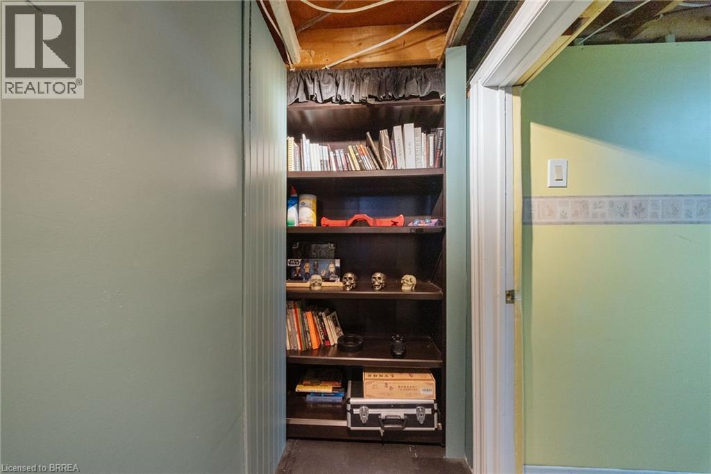 330 East 18Th Street, Hamilton, ON - Indoor Photo Showing Other Room