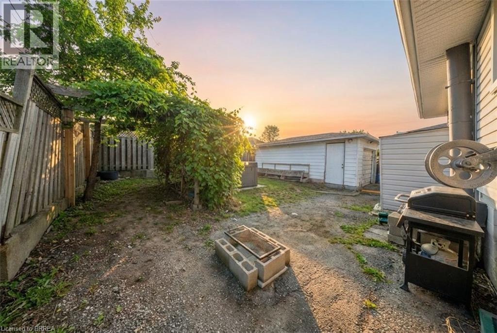 330 East 18Th Street, Hamilton, ON - Outdoor