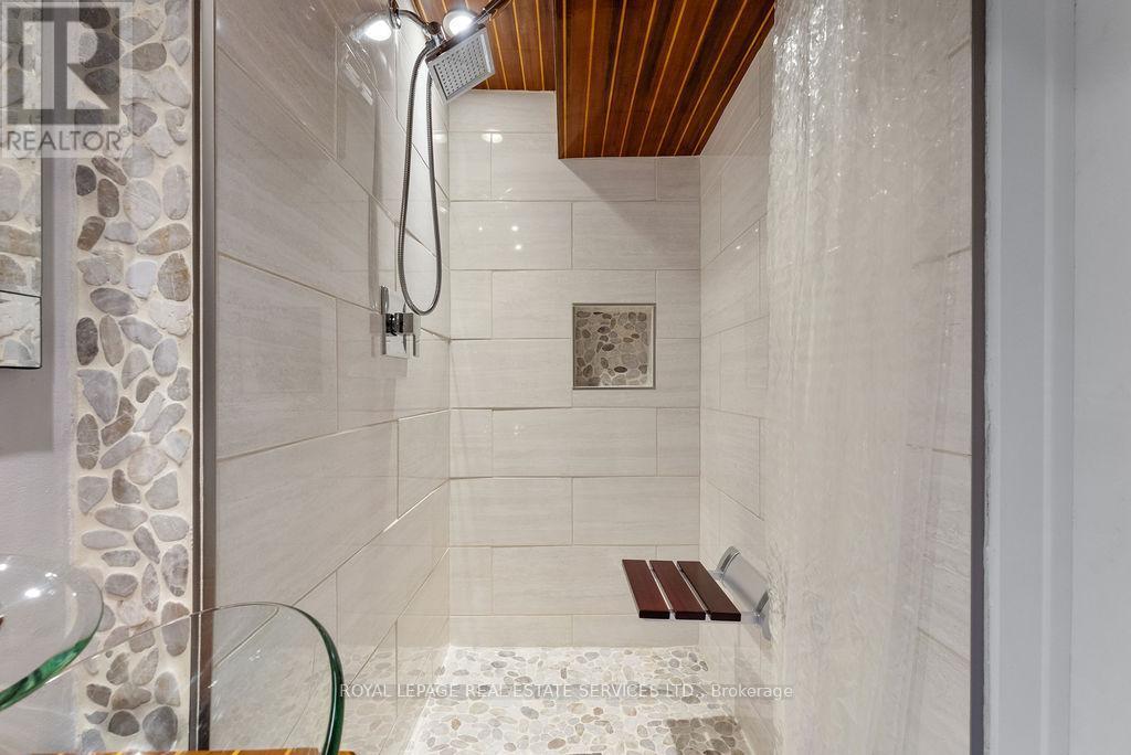 161 Riverview Street, Oakville, ON - Indoor Photo Showing Bathroom