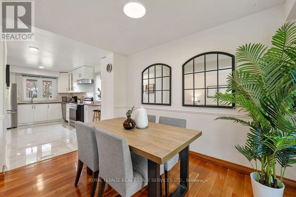 161 Riverview Street, Oakville, ON - Indoor Photo Showing Dining Room