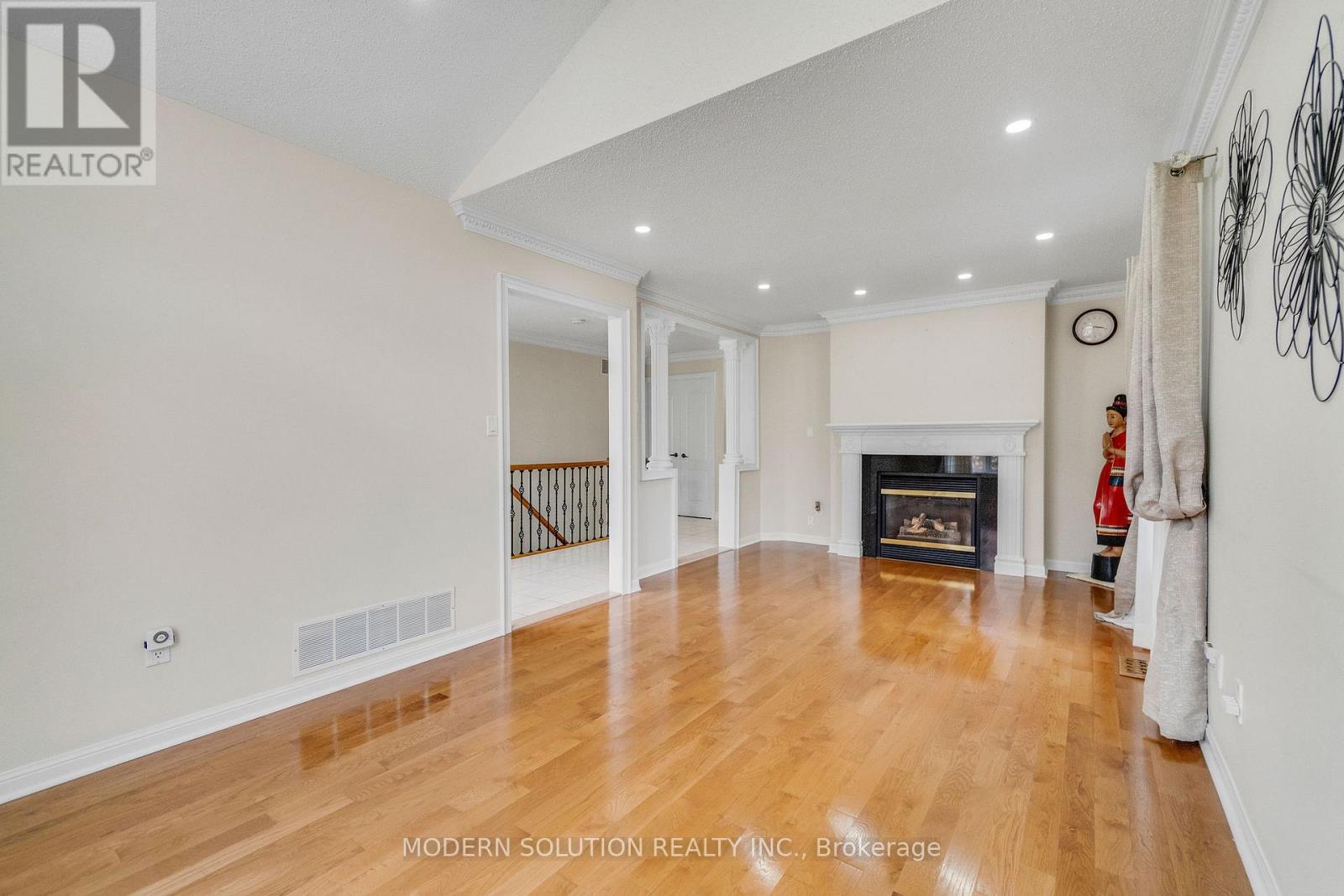 6431 Tenth Line W, Mississauga, ON - Indoor With Fireplace