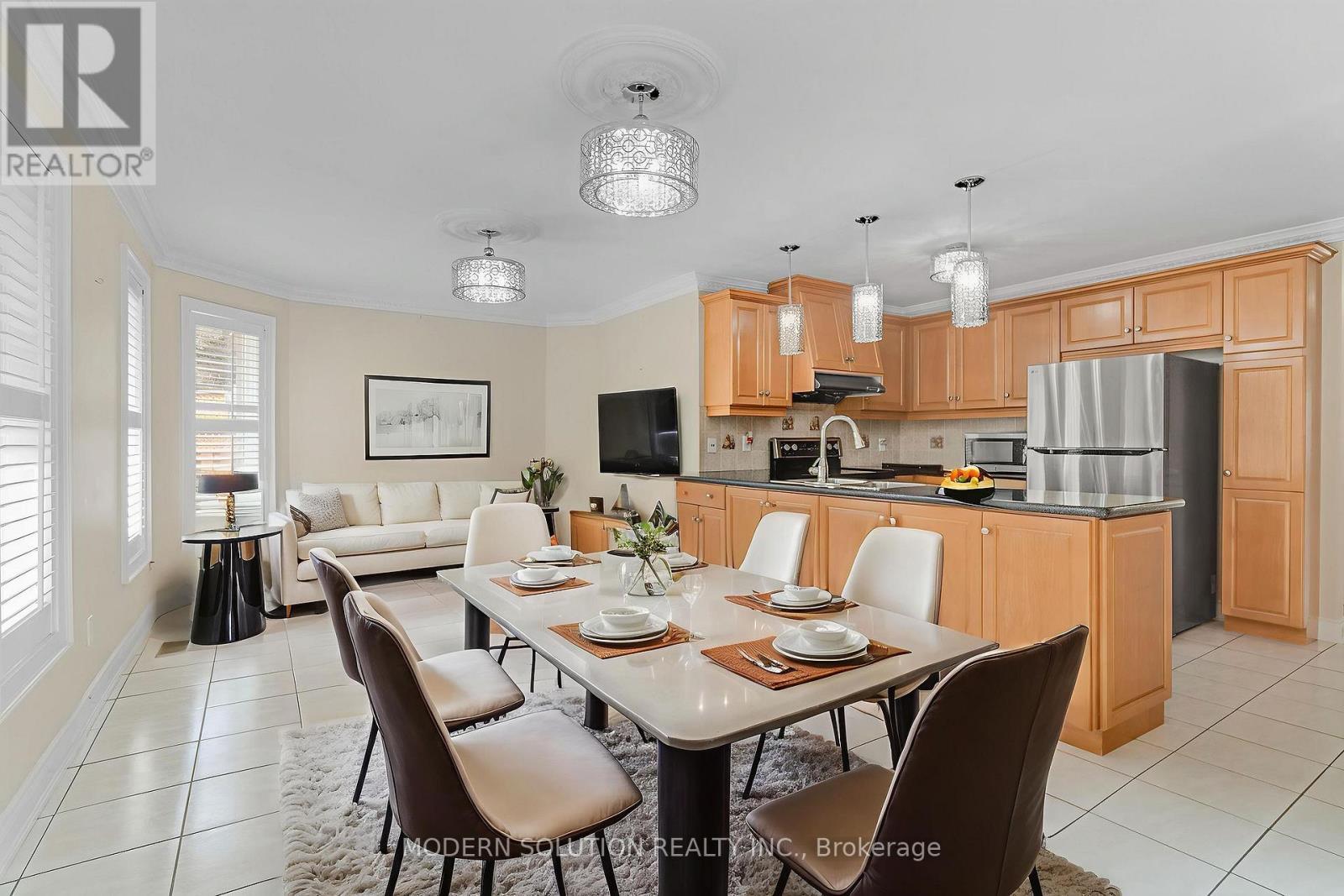 6431 Tenth Line W, Mississauga, ON - Indoor Photo Showing Dining Room