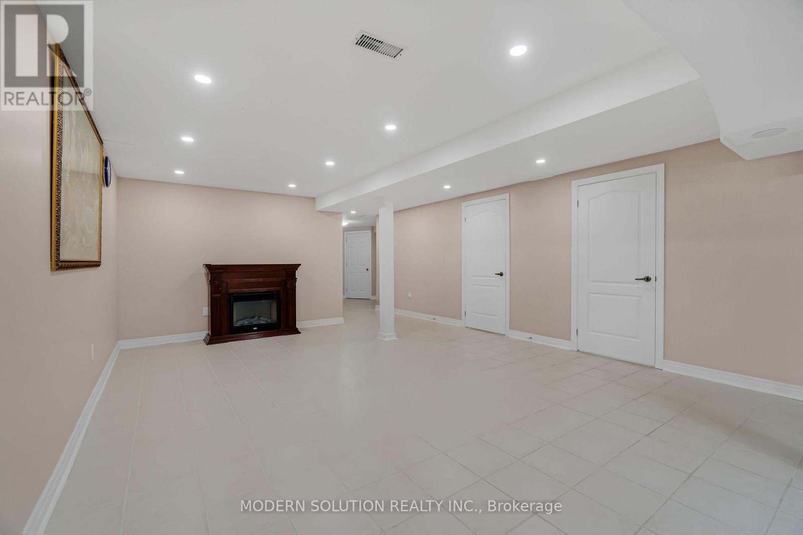 6431 Tenth Line W, Mississauga, ON - Indoor Photo Showing Other Room