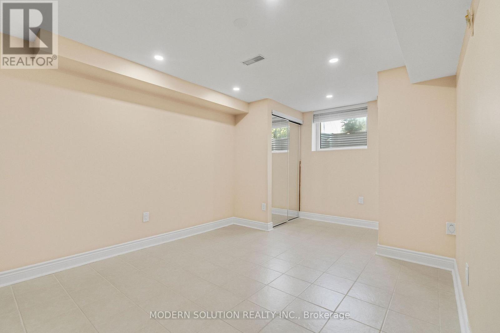 6431 Tenth Line W, Mississauga, ON - Indoor Photo Showing Other Room