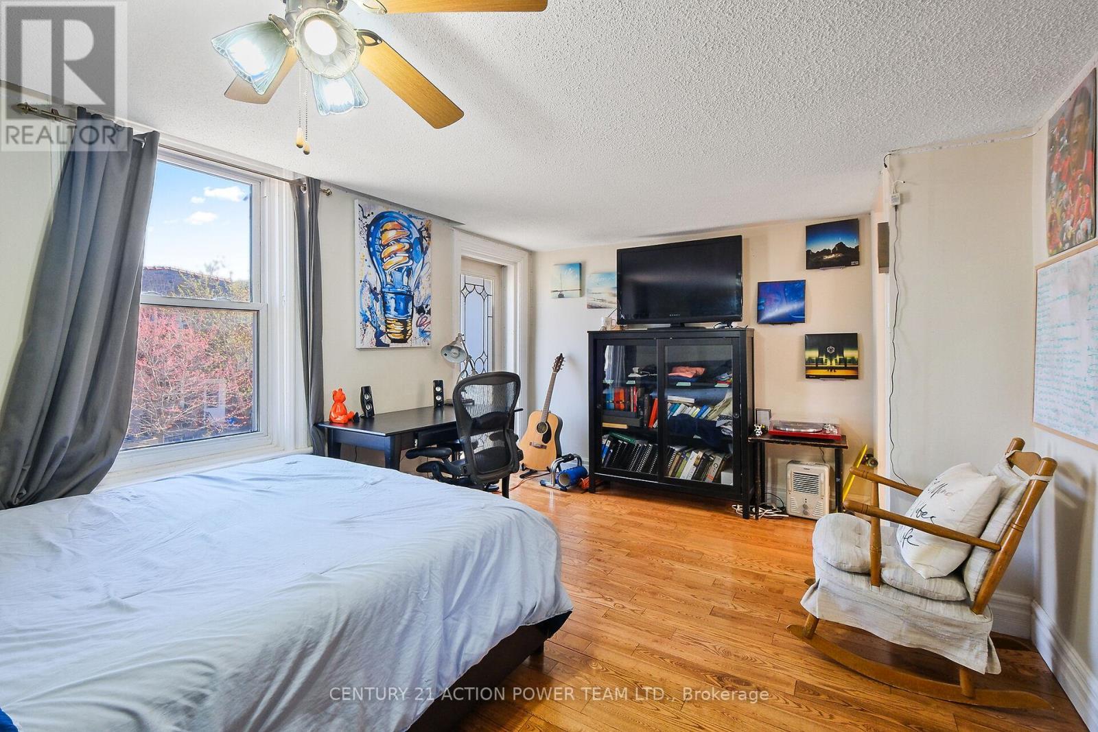 10 Lower Charlotte Street, Ottawa, ON - Indoor Photo Showing Bedroom