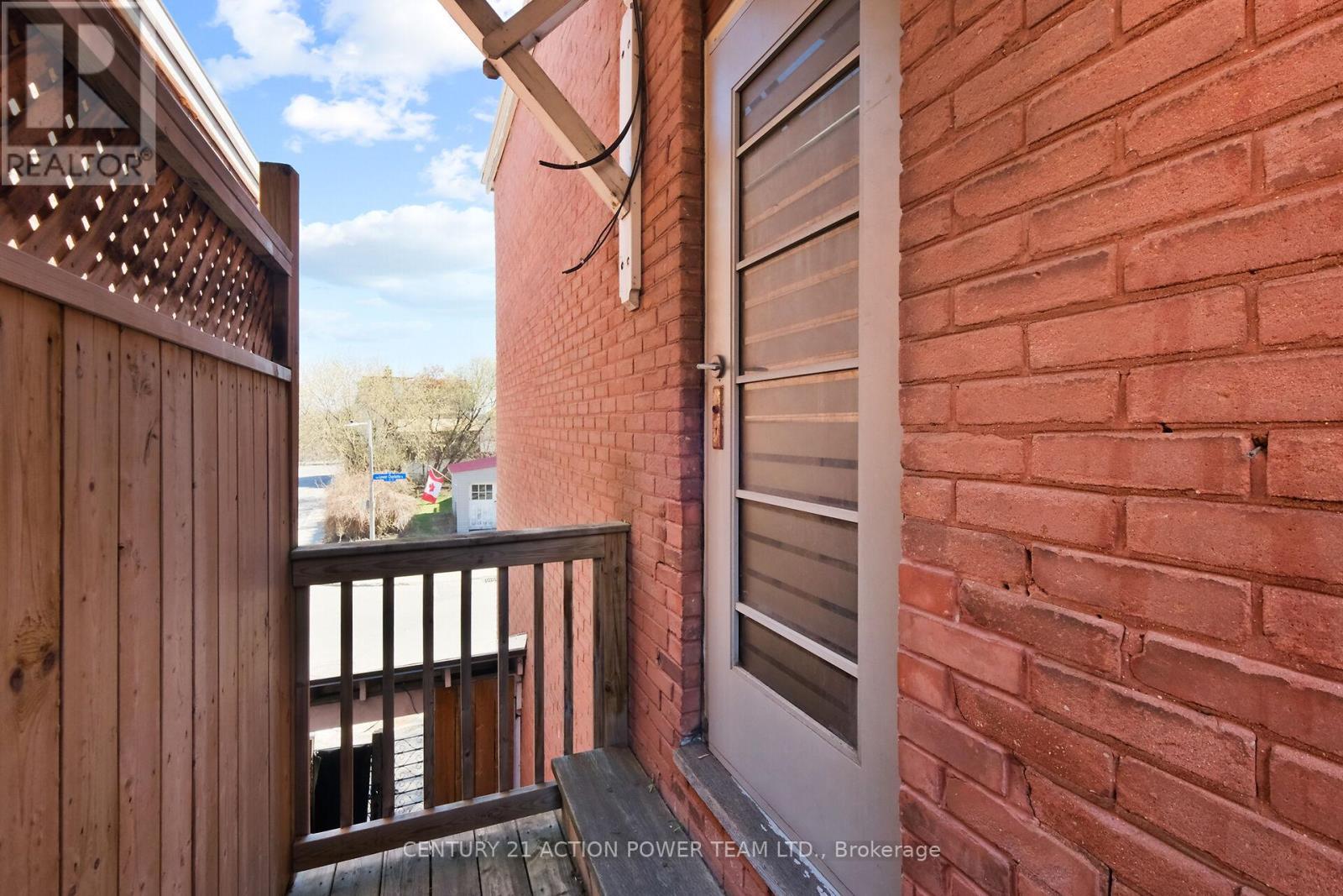 10 Lower Charlotte Street, Ottawa, ON - Outdoor With Exterior