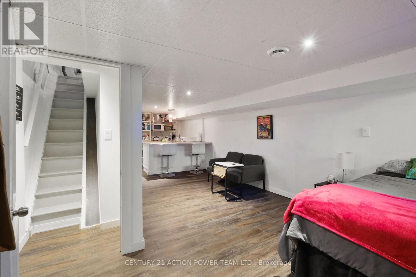 10 Lower Charlotte Street, Ottawa, ON - Indoor Photo Showing Bedroom