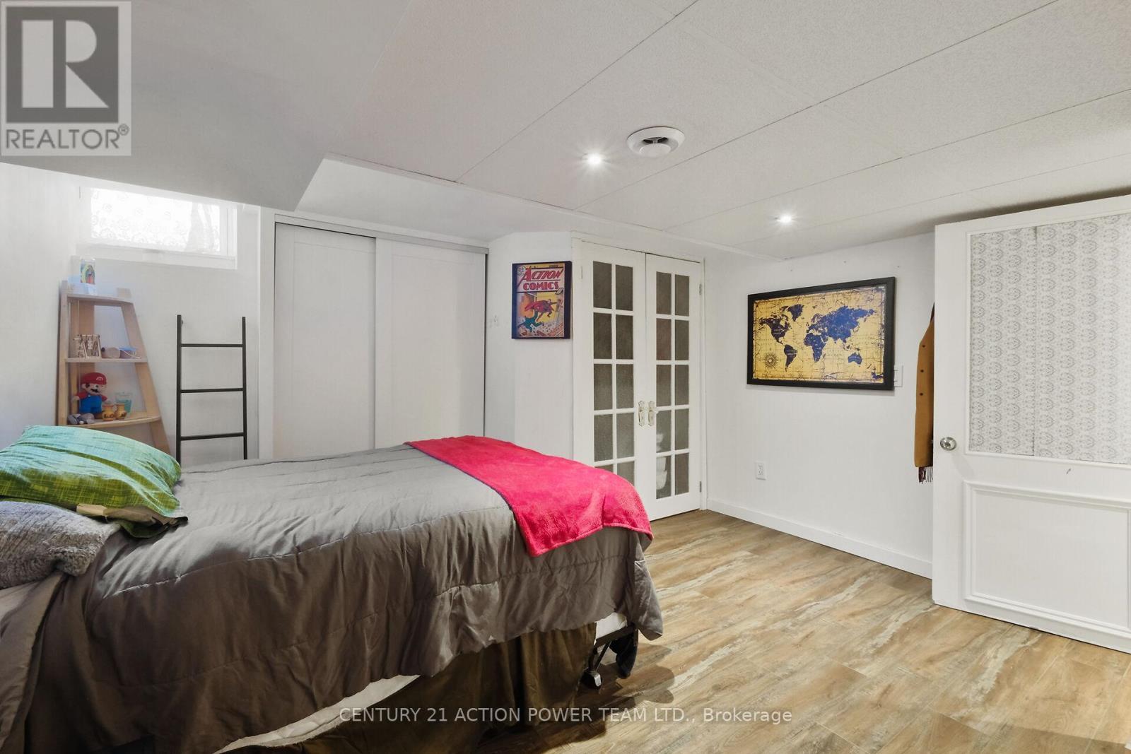 10 Lower Charlotte Street, Ottawa, ON - Indoor Photo Showing Bedroom