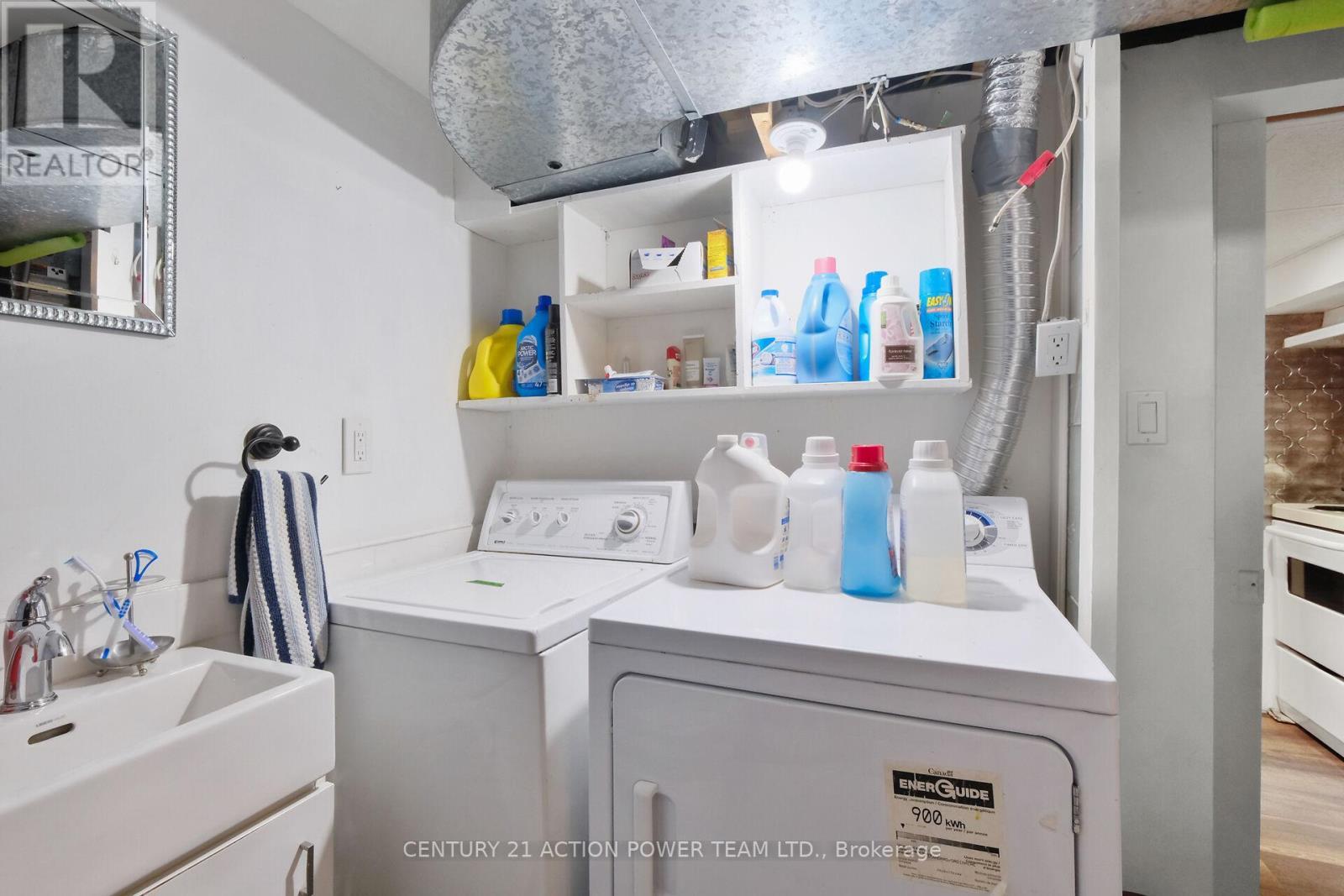 10 Lower Charlotte Street, Ottawa, ON - Indoor Photo Showing Laundry Room