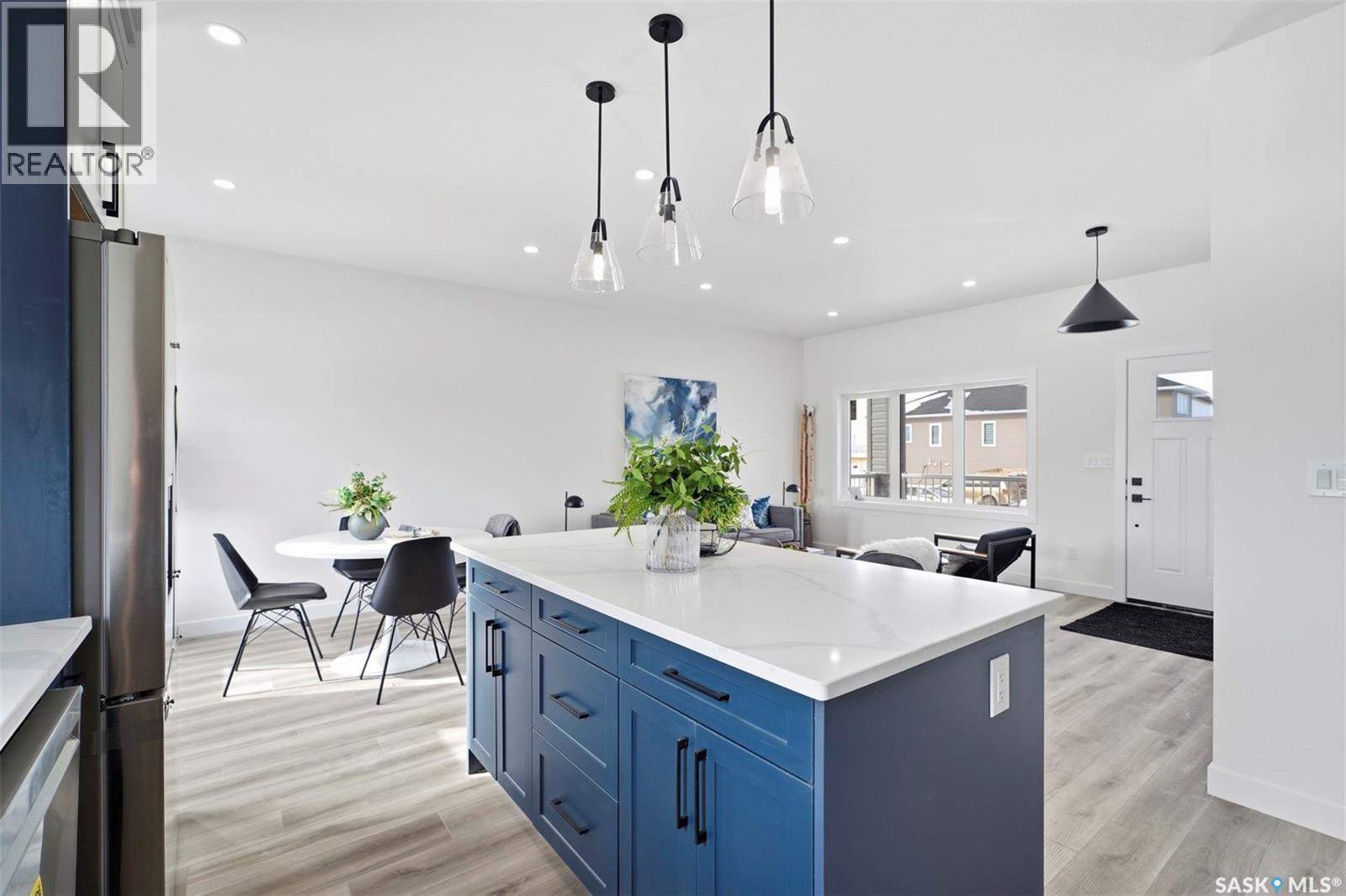 442 Kinloch Crescent, Saskatoon, SK - Indoor Photo Showing Kitchen