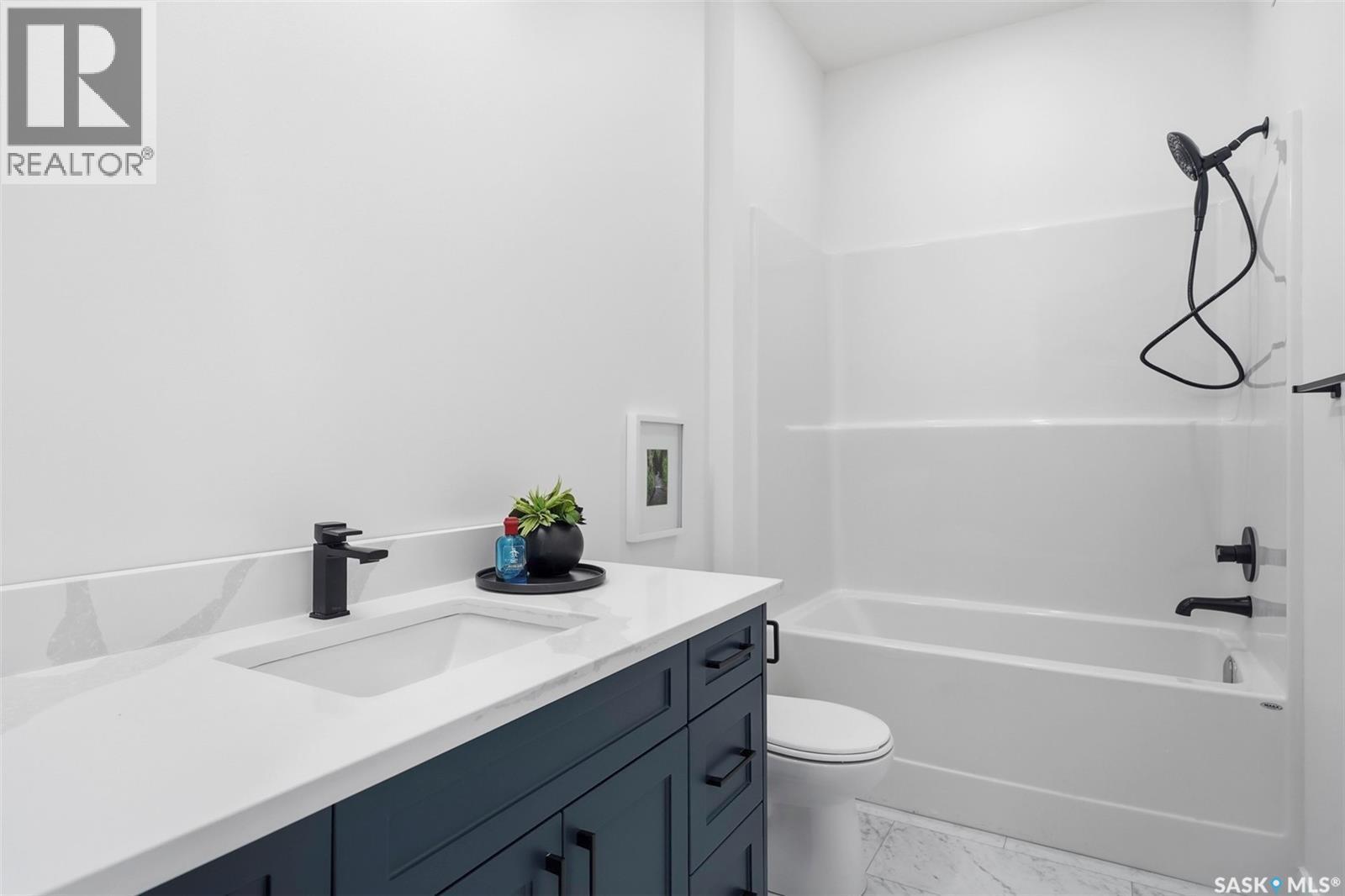 442 Kinloch Crescent, Saskatoon, SK - Indoor Photo Showing Bathroom