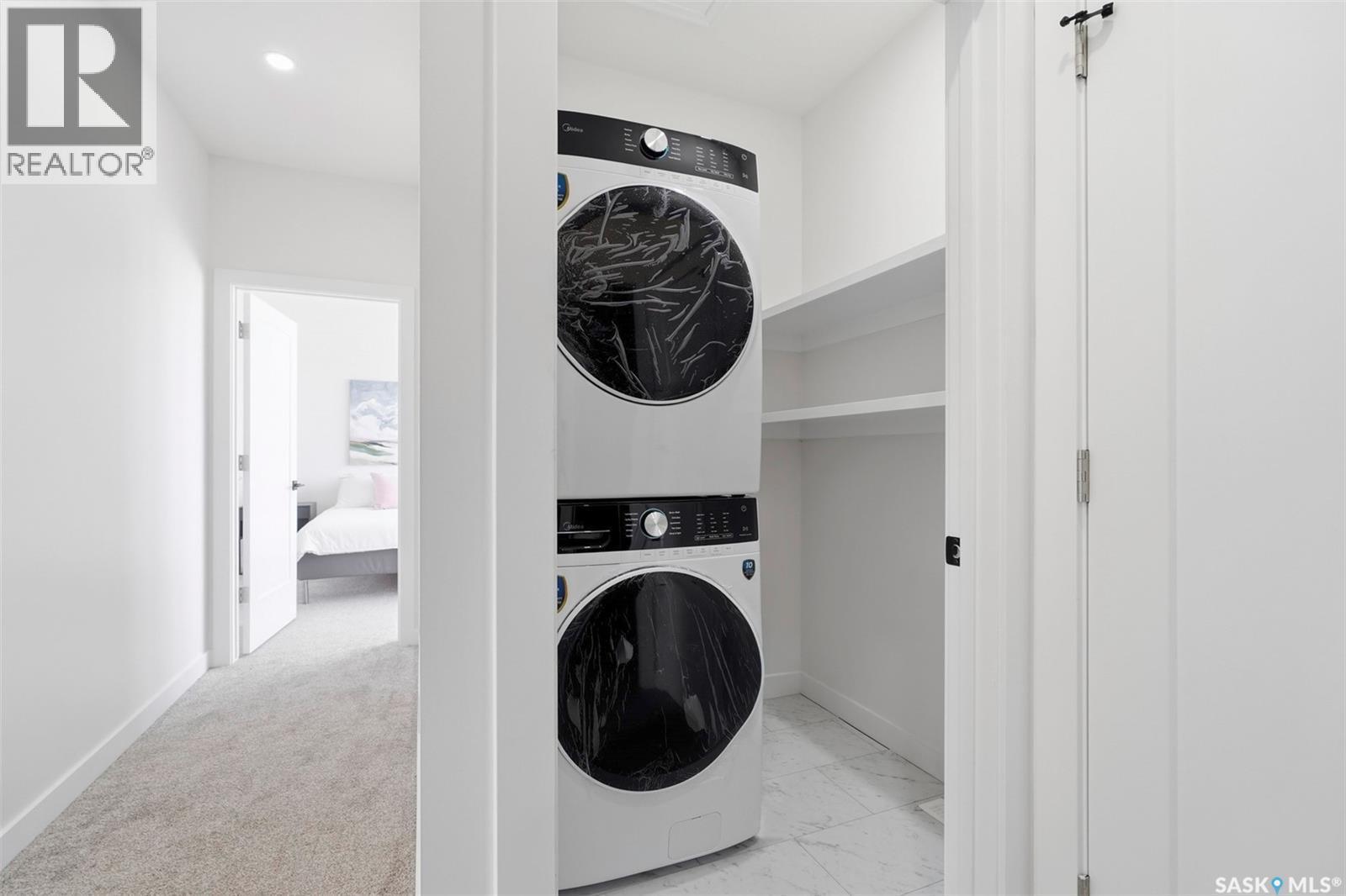 442 Kinloch Crescent, Saskatoon, SK - Indoor Photo Showing Laundry Room