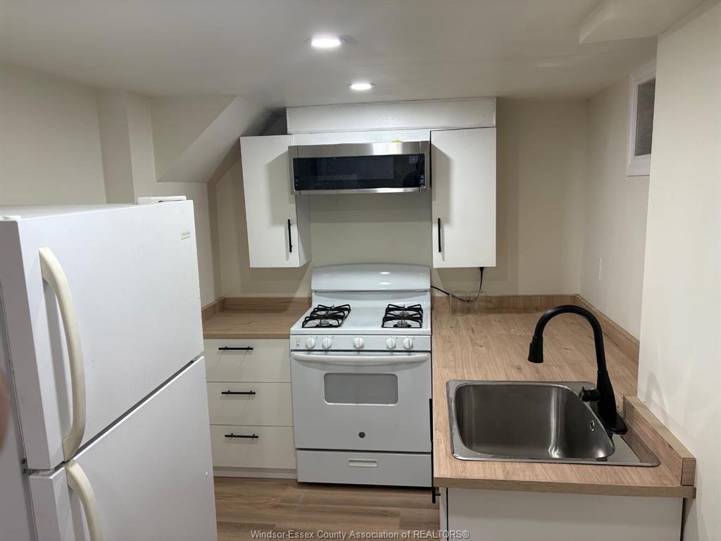 1275 Chappell, Windsor, ON