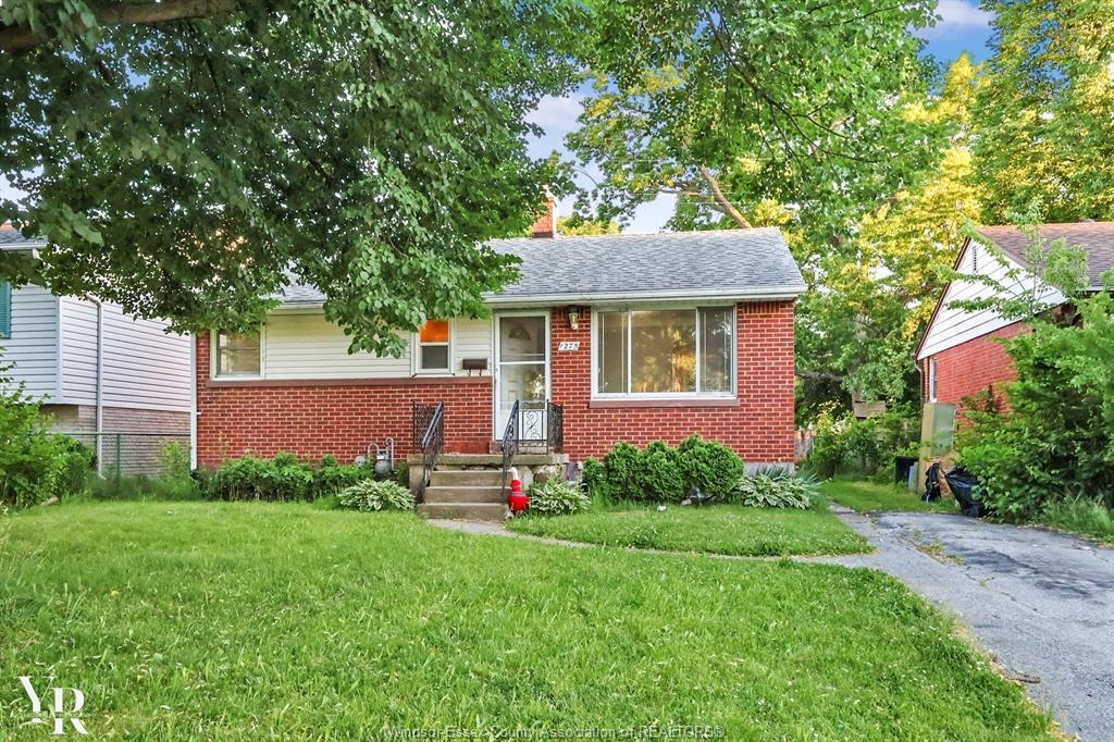 1275 Chappell, Windsor, ON