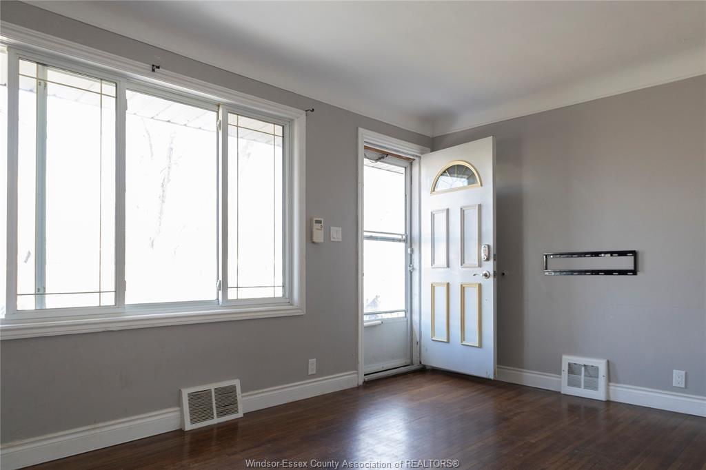 1275 Chappell, Windsor, ON