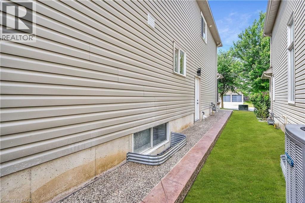 608 Woolgrass Avenue Unit# Lower, Waterloo, ON - Outdoor With Exterior