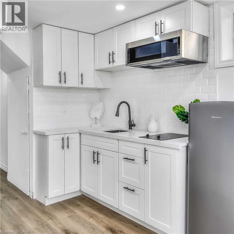 608 Woolgrass Avenue Unit# Lower, Waterloo, ON - Indoor Photo Showing Kitchen