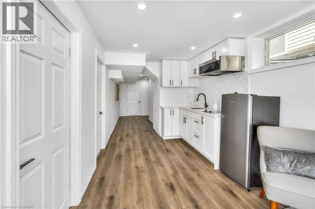 608 Woolgrass Avenue Unit# Lower, Waterloo, ON - Indoor Photo Showing Kitchen