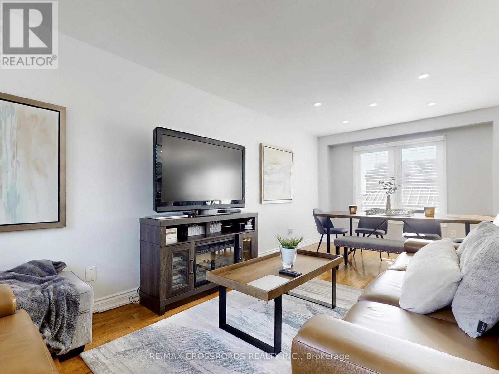 64 Sable Crescent, Whitby, ON - Indoor Photo Showing Living Room