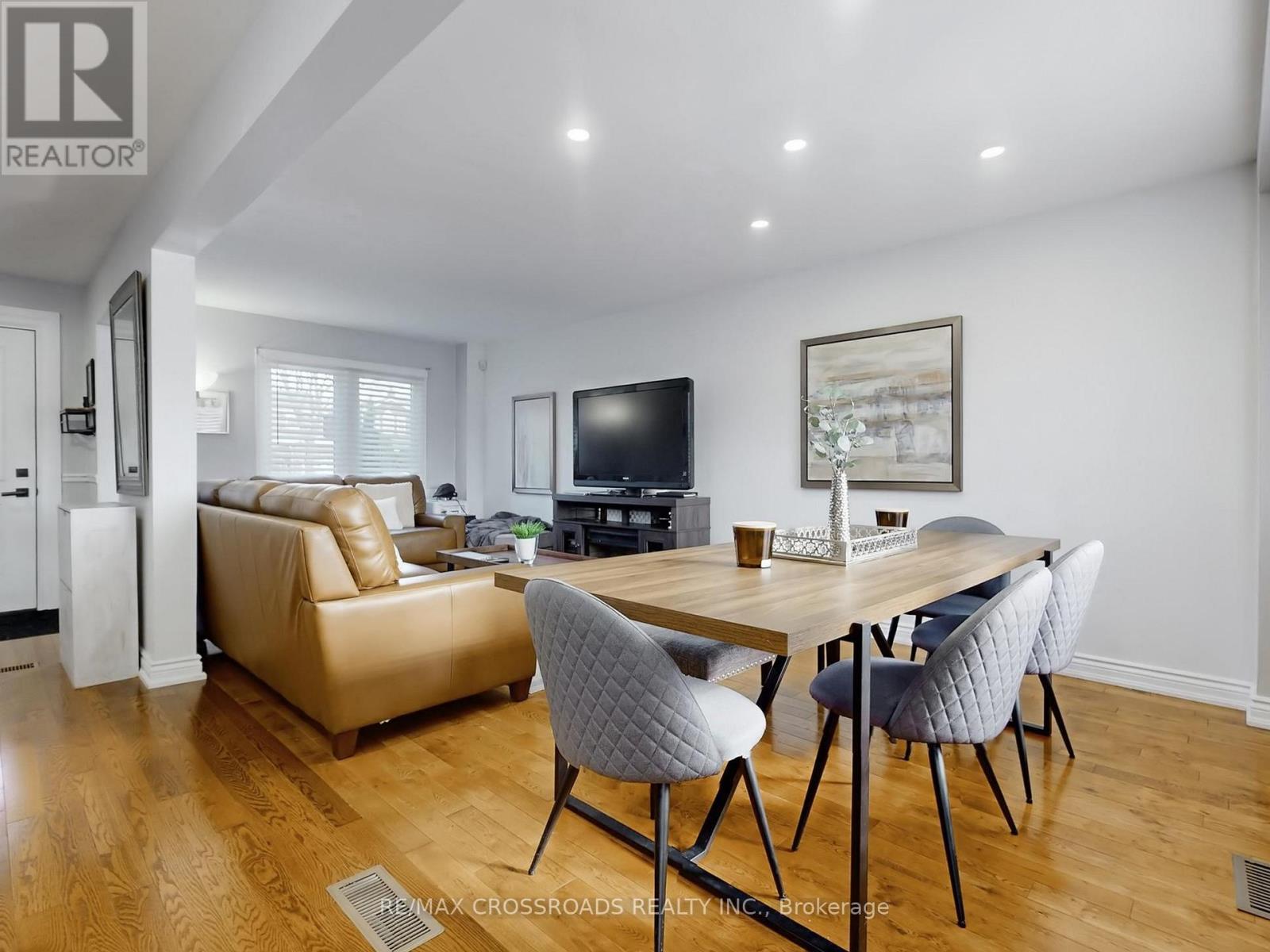 64 Sable Crescent, Whitby, ON - Indoor