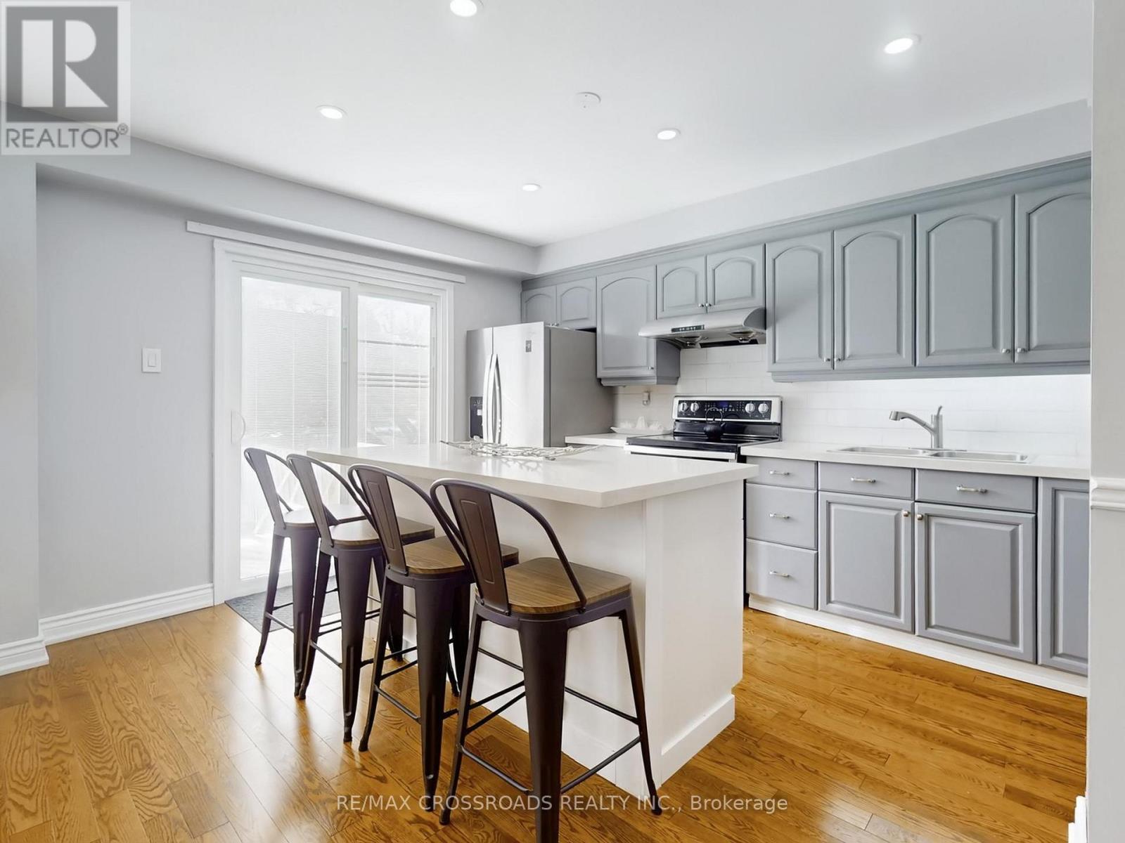 64 Sable Crescent, Whitby, ON - Indoor Photo Showing Other Room