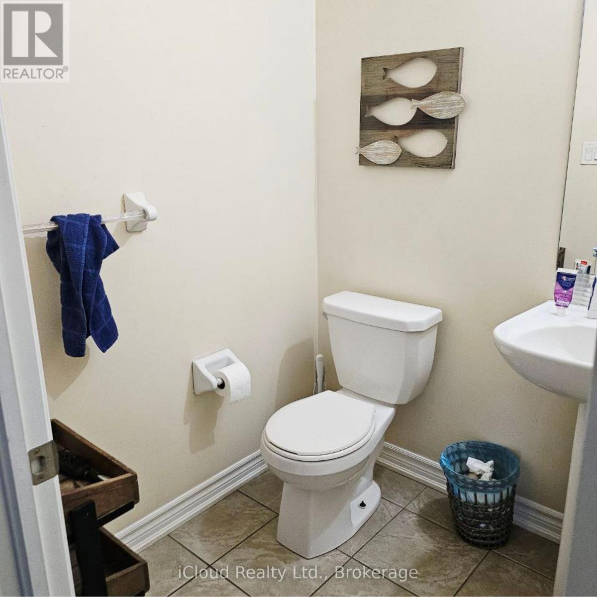 37 Milson Crescent, Essa, ON - Indoor Photo Showing Bathroom