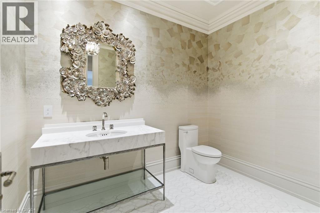 3320 Guelph Line, Burlington, ON - Indoor Photo Showing Bathroom