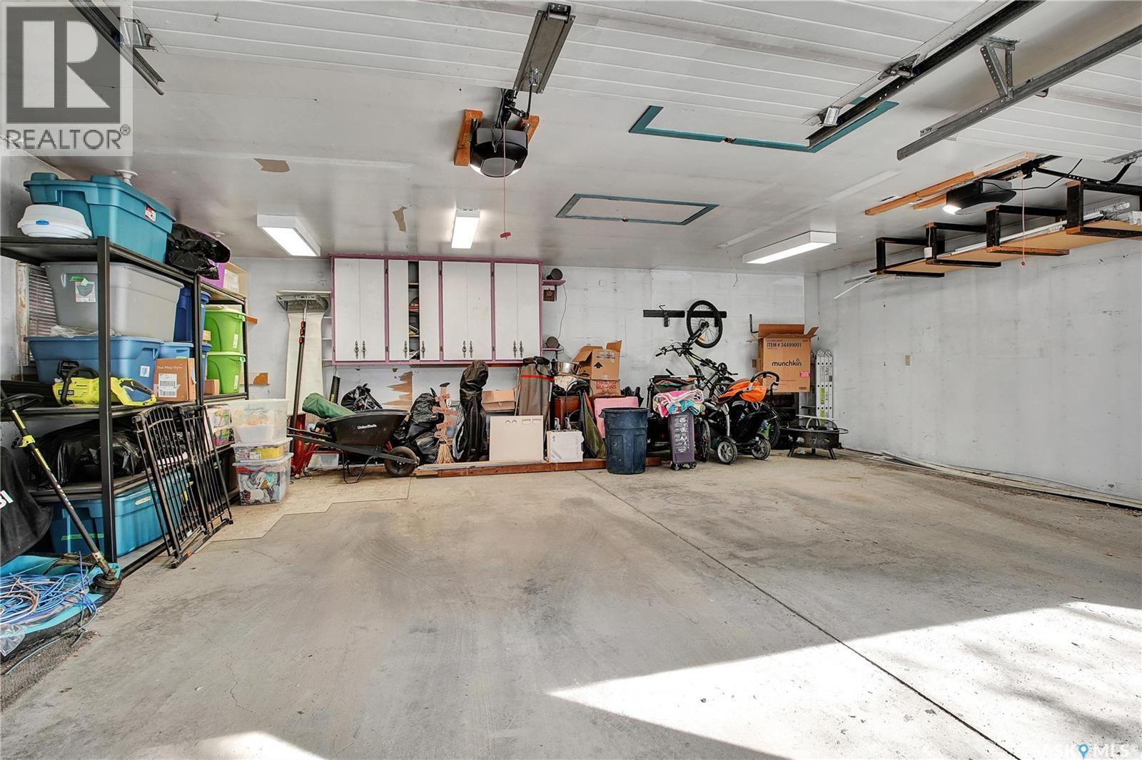 226 N Avenue S, Saskatoon, SK - Indoor Photo Showing Garage