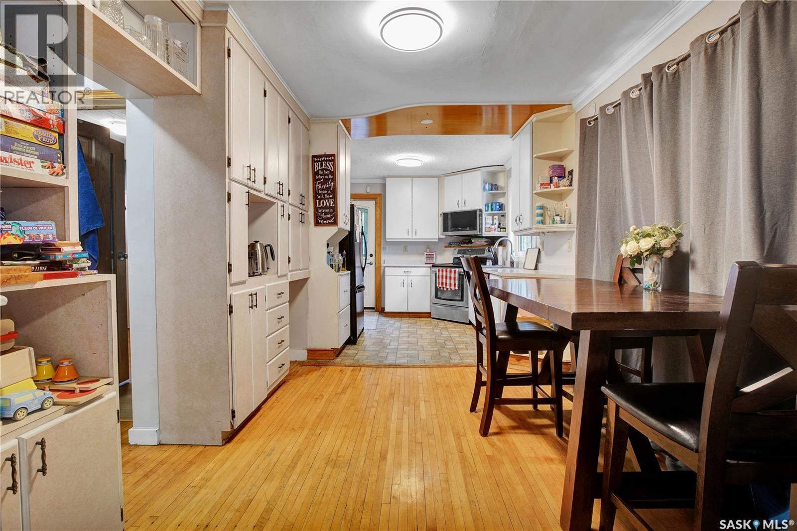 226 N Avenue S, Saskatoon, SK - Indoor Photo Showing Dining Room