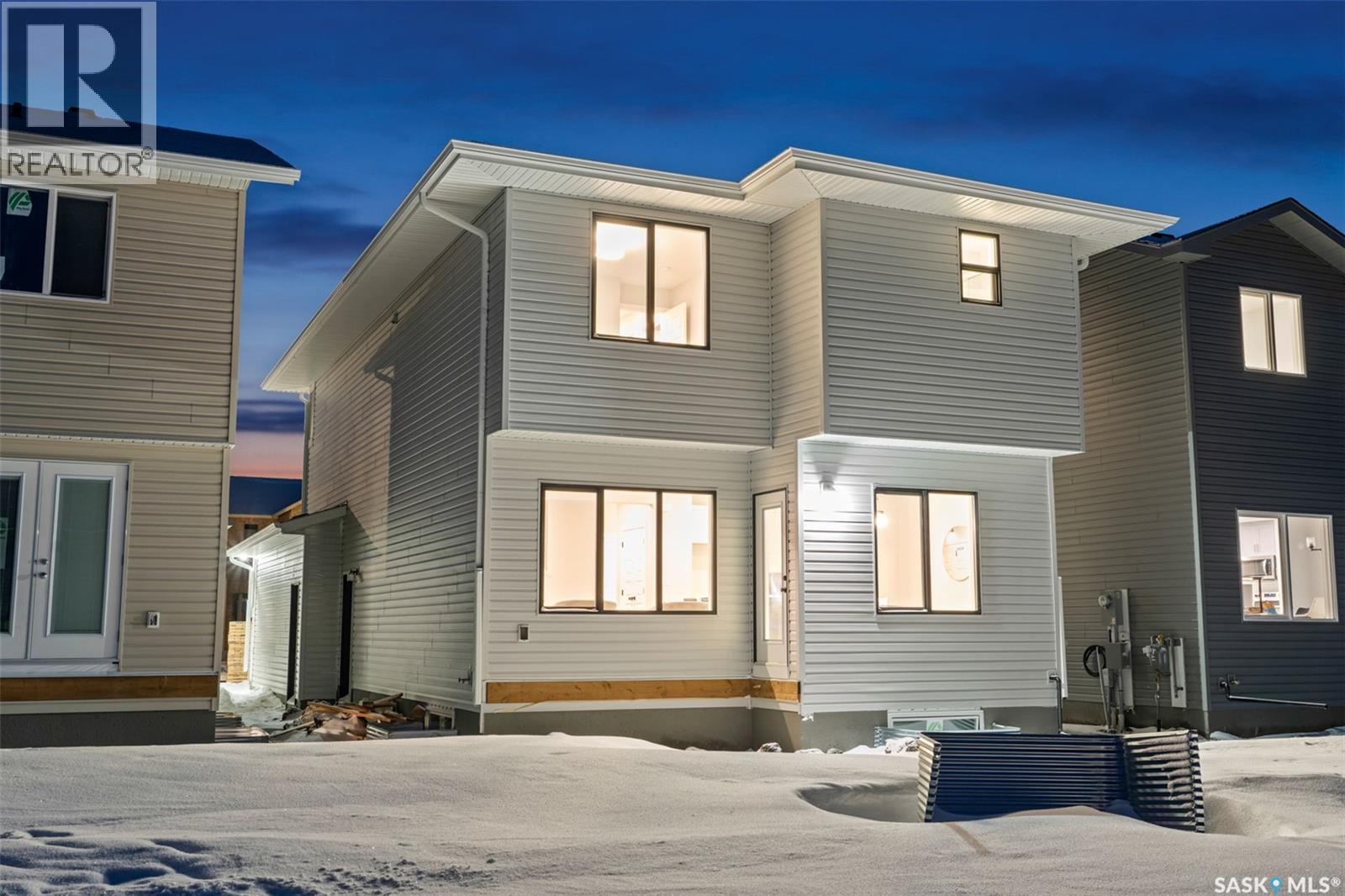 574 Traeger Manor, Saskatoon, SK - Outdoor