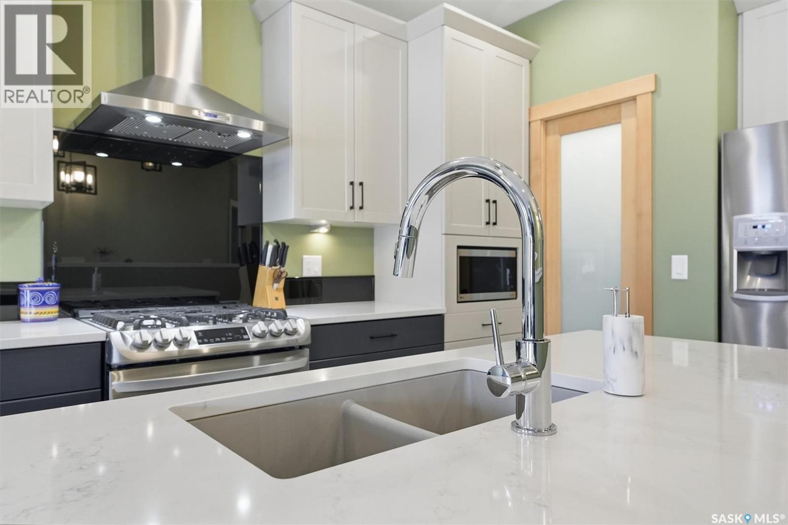 132 Forsey Avenue, Saskatoon, SK - Indoor Photo Showing Kitchen With Double Sink