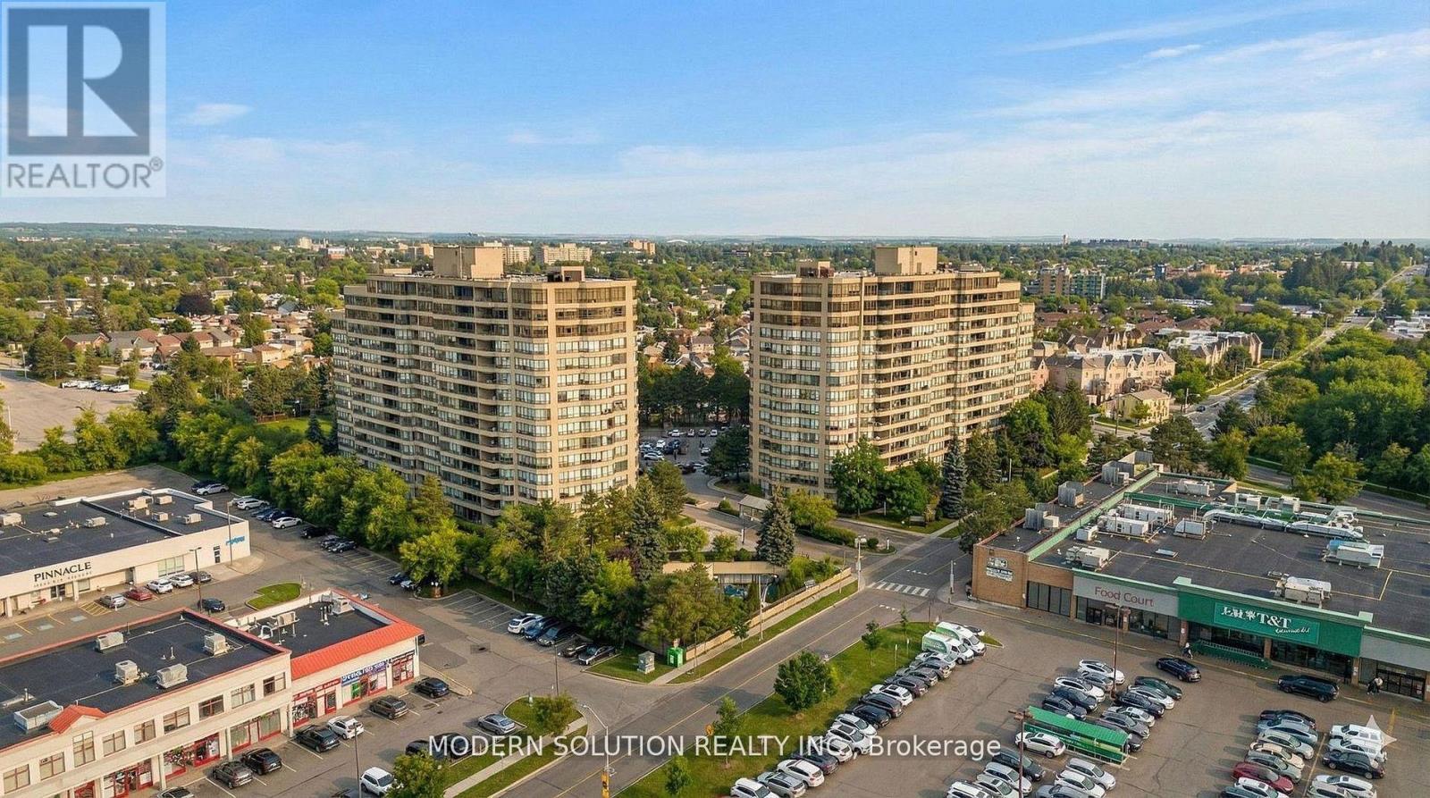426 - 32 Clarissa Drive, Richmond Hill, ON - Outdoor With View