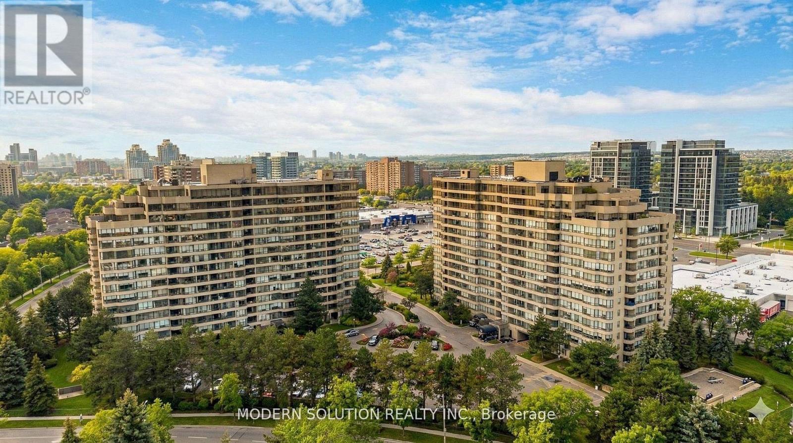 426 - 32 Clarissa Drive, Richmond Hill, ON - Outdoor With Balcony
