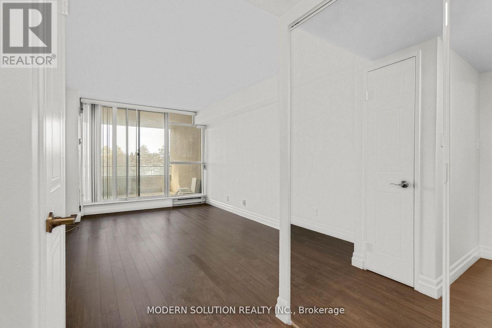 426 - 32 Clarissa Drive, Richmond Hill, ON - Indoor Photo Showing Other Room