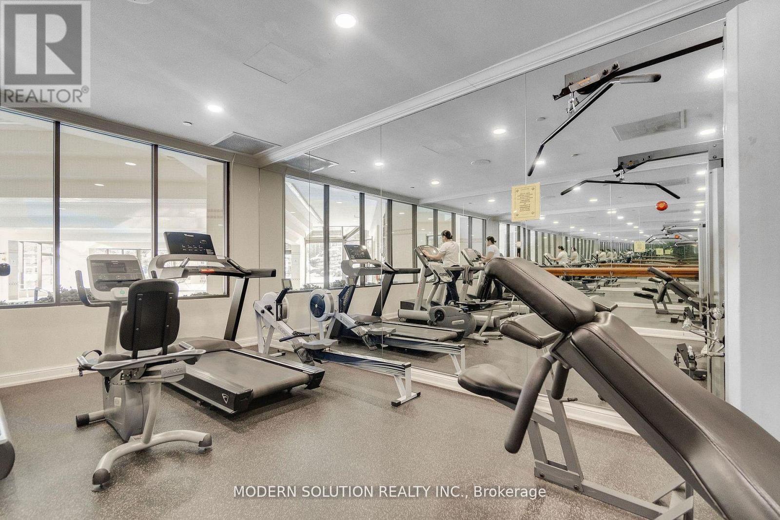 426 - 32 Clarissa Drive, Richmond Hill, ON - Indoor Photo Showing Gym Room
