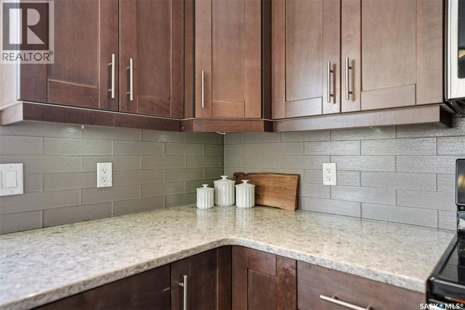 2129 Coy Avenue, Saskatoon, SK - Indoor Photo Showing Kitchen With Upgraded Kitchen