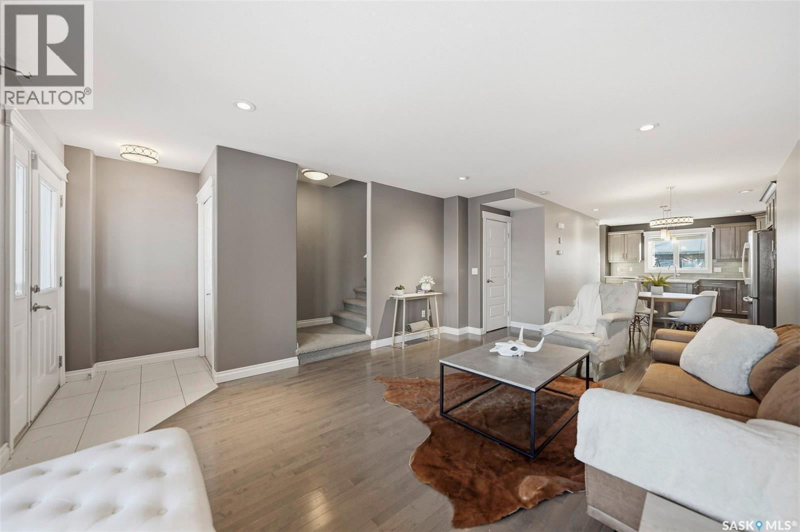 2129 Coy Avenue, Saskatoon, SK - Indoor Photo Showing Living Room