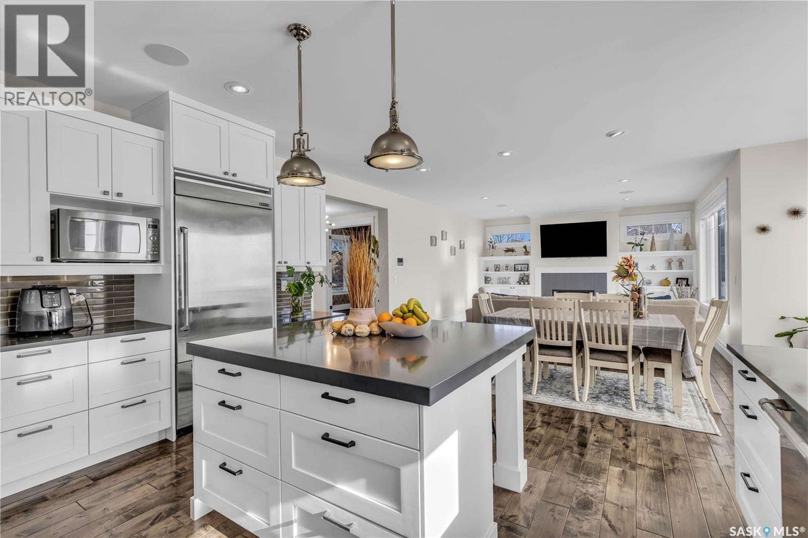 438 Horlick Manor, Saskatoon, SK - Indoor Photo Showing Kitchen With Upgraded Kitchen
