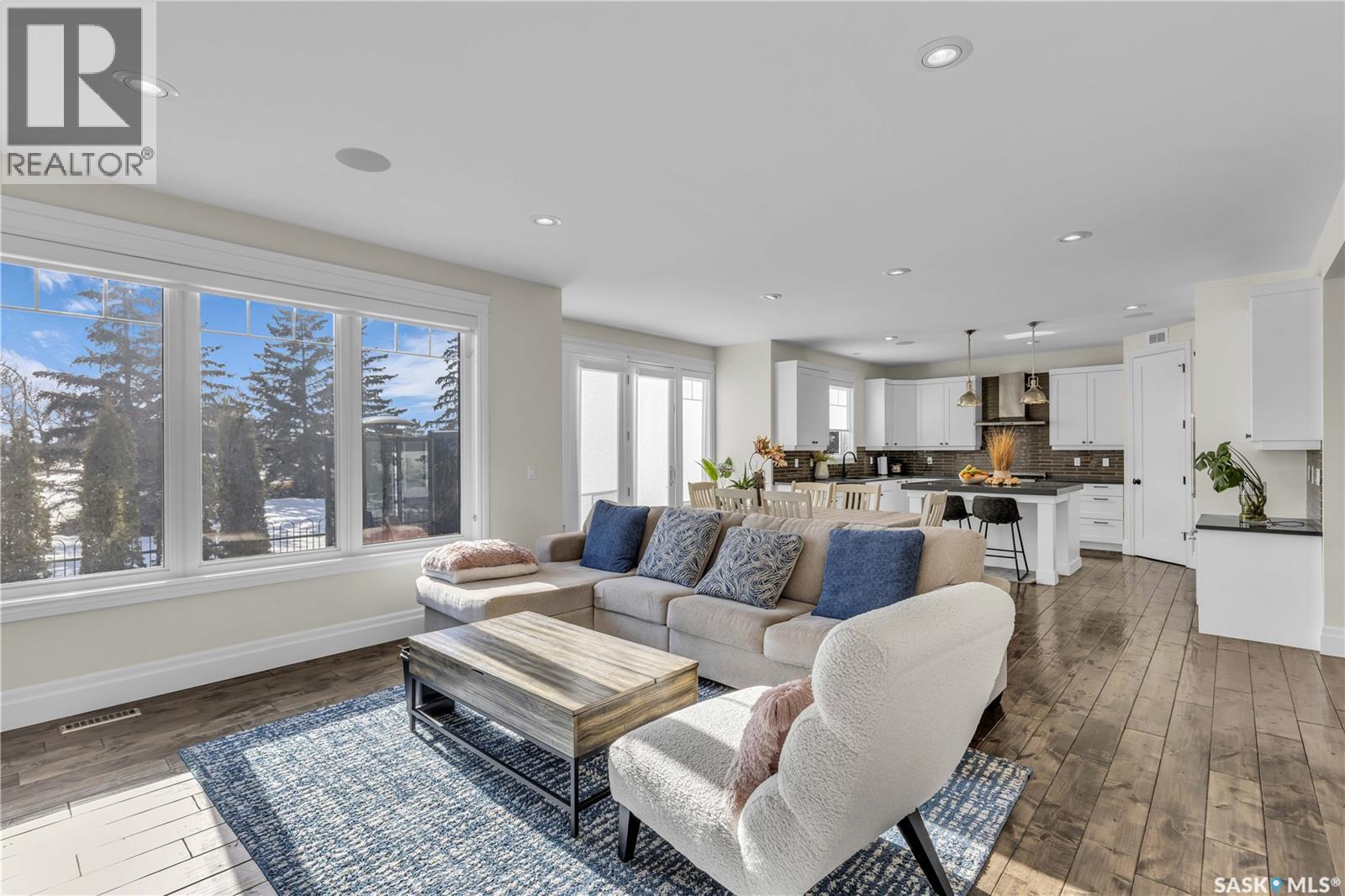 438 Horlick Manor, Saskatoon, SK - Indoor Photo Showing Living Room