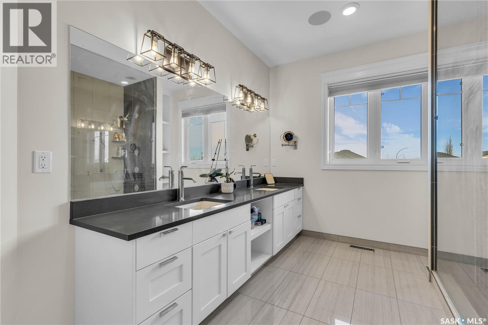 438 Horlick Manor, Saskatoon, SK - Indoor Photo Showing Bathroom