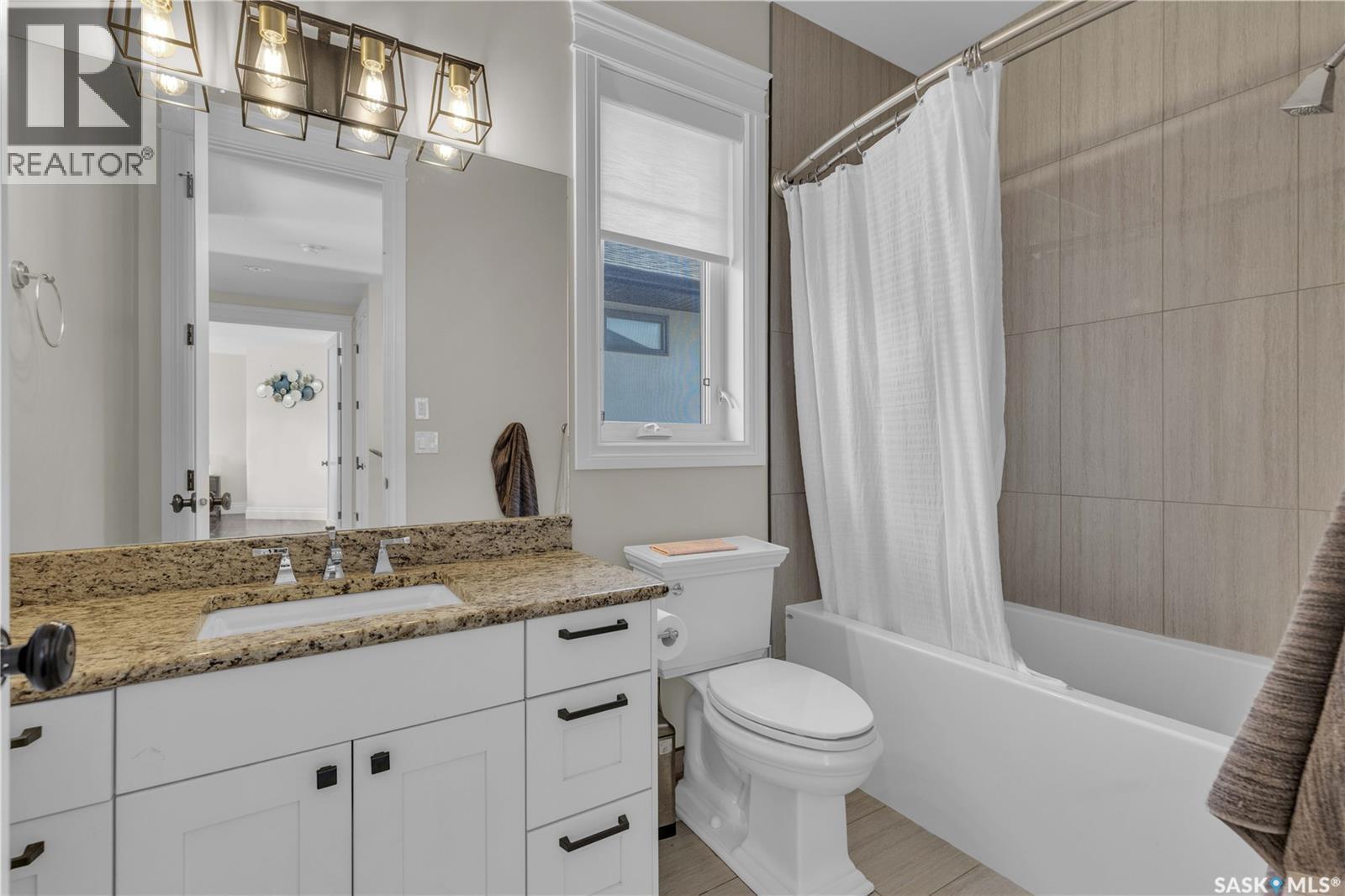 438 Horlick Manor, Saskatoon, SK - Indoor Photo Showing Bathroom