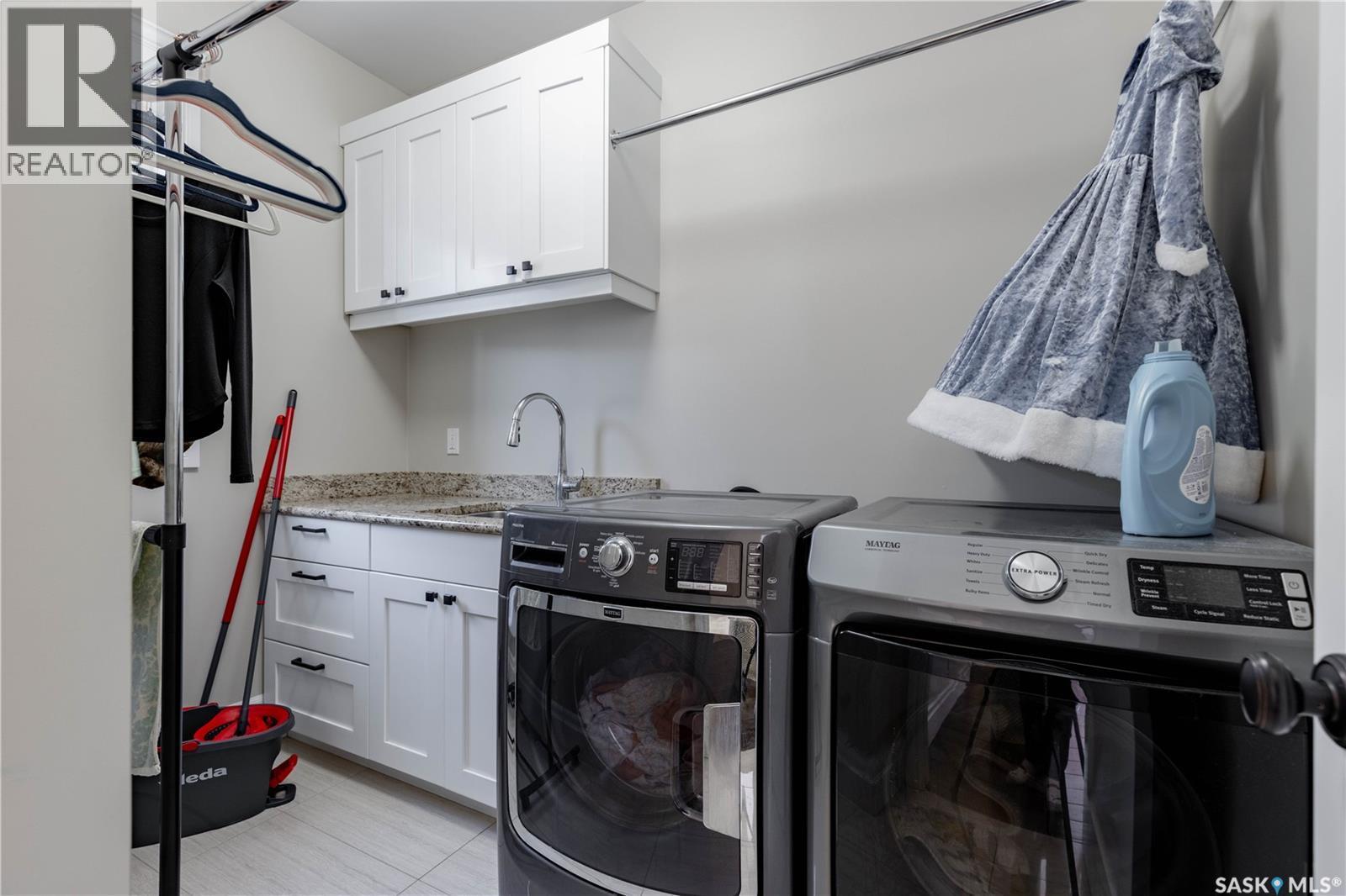 438 Horlick Manor, Saskatoon, SK - Indoor Photo Showing Laundry Room