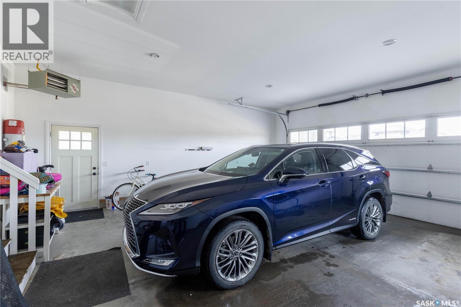 438 Horlick Manor, Saskatoon, SK - Indoor Photo Showing Garage